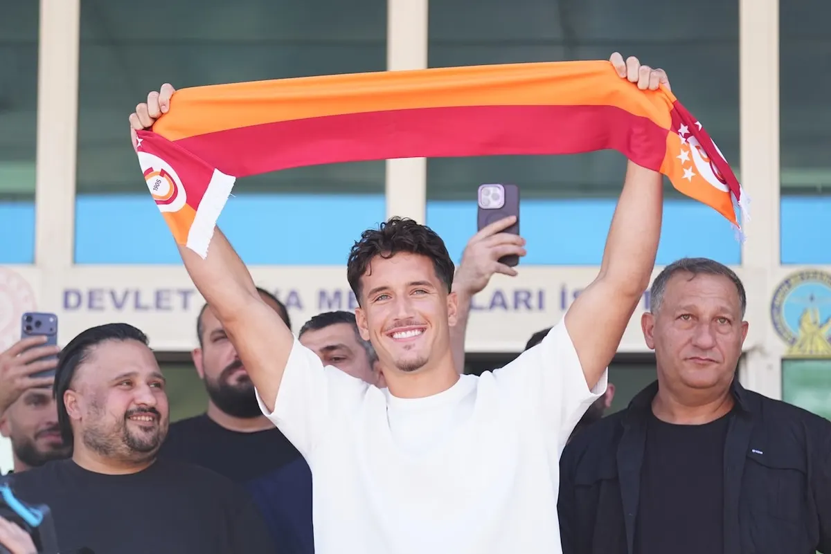 Galatasaray, Deniz Gül'ü resmen açıkladı