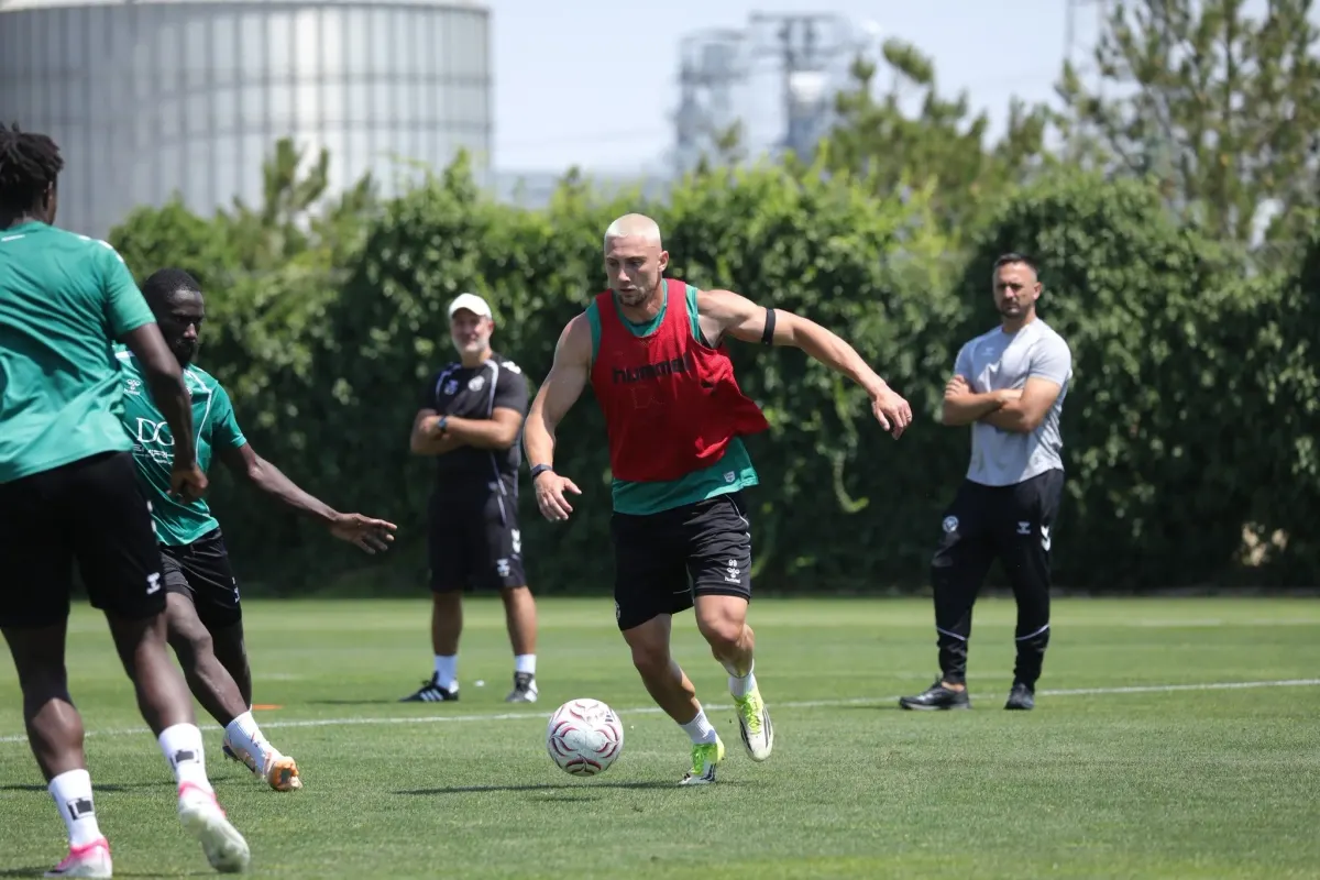 Konyaspor'da Fenerbahçe maçı hazırlıkları başladı