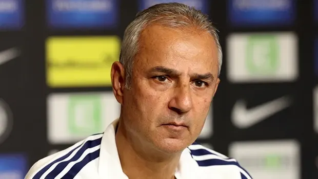 Fenerbahçe'de eleştiriler art arda gelen sonuçlarla büyüdü