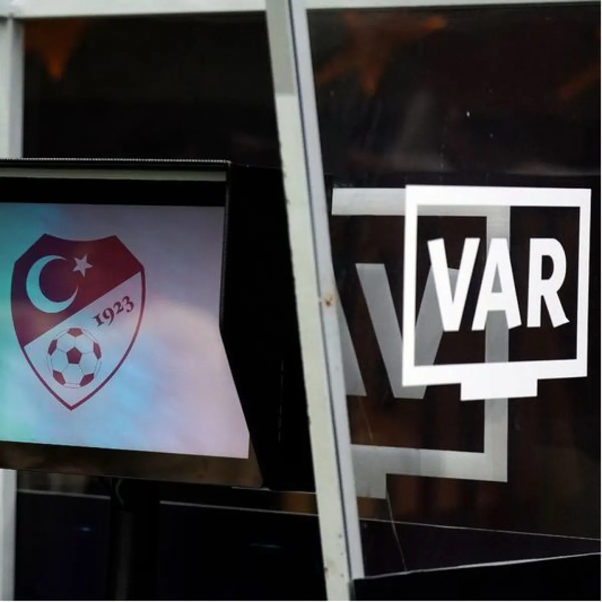 Beşiktaş-Eyüpspor maçında VAR koltuğunda İskoç hakem