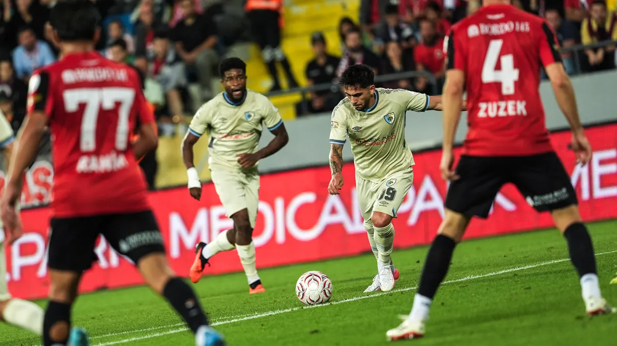 Süper Lig 5. hafta Beşiktaş-Erzurumspor maçıyla açılıyor