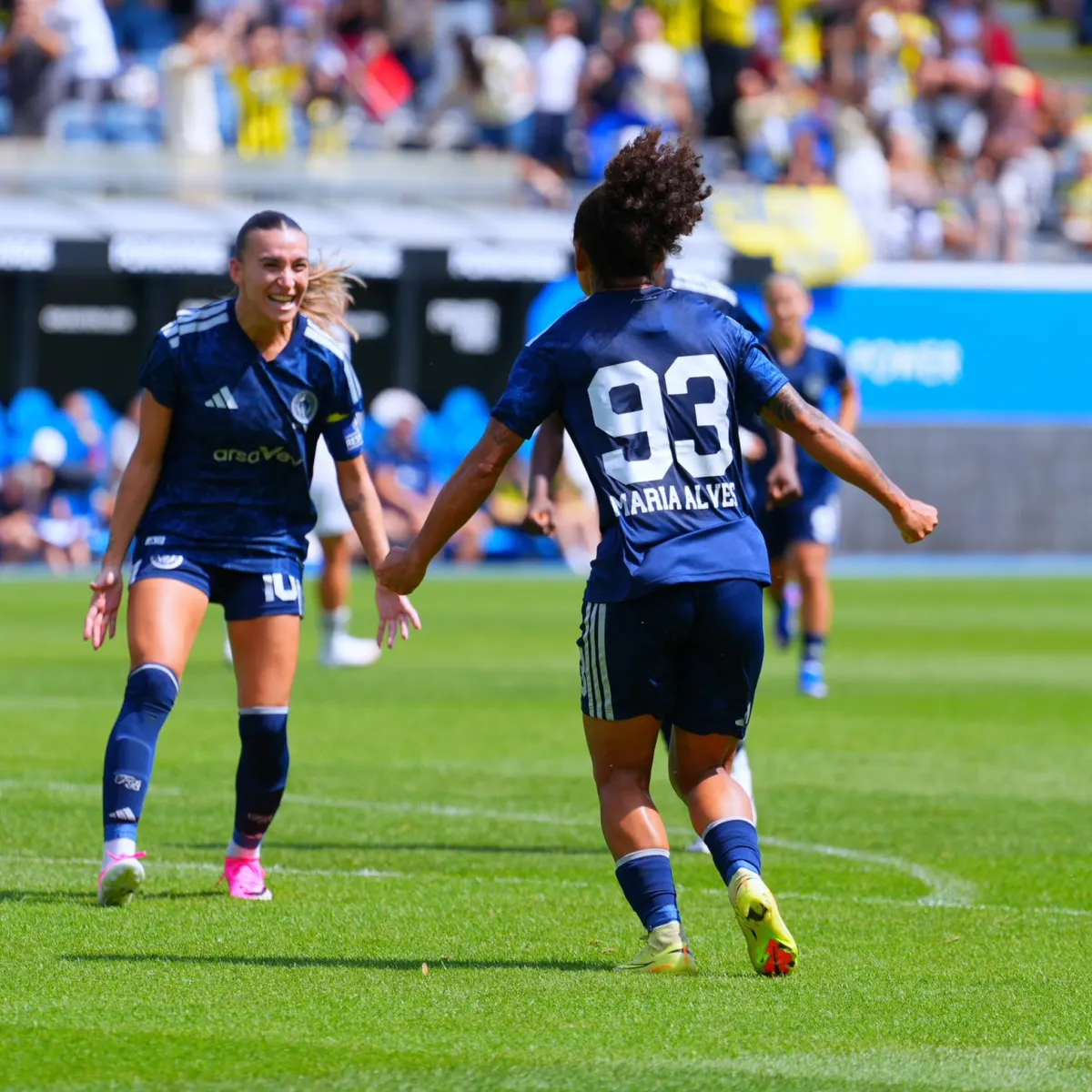 Fenerbahçe arsaVev, Metalist Kharkiv'i yenip finale çıktı