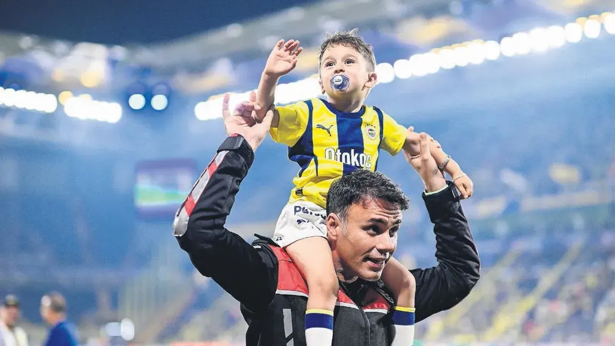 Fenerbahçe, korkutulan küçük taraftarı unutmadı