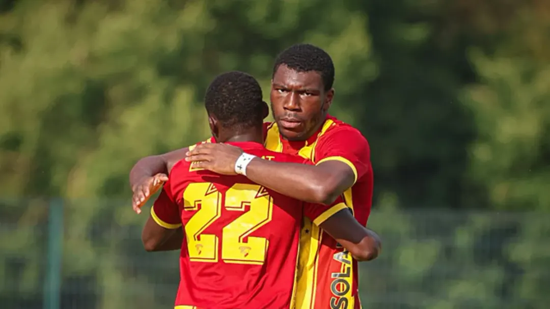 Göztepe'de Armstrong hazırlık maçlarında beğeni topladı