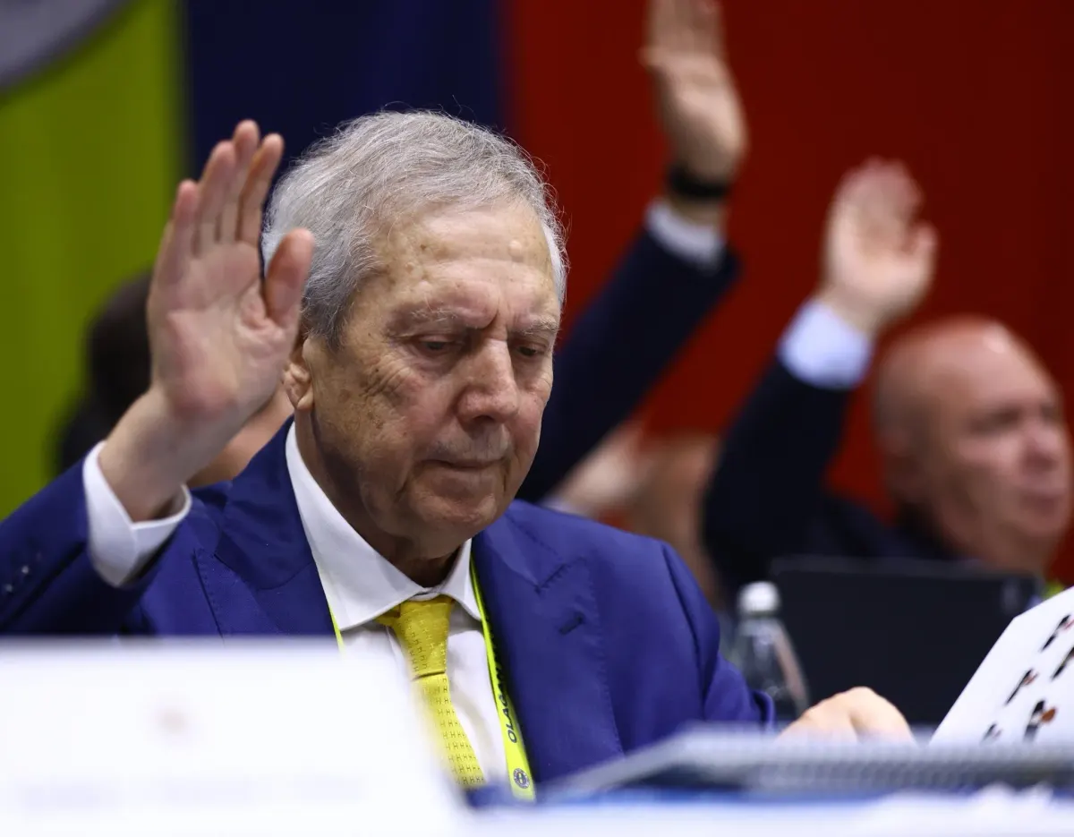Aziz Yıldırım'dan Fenerbahçe yönetimine sert mali eleştiri