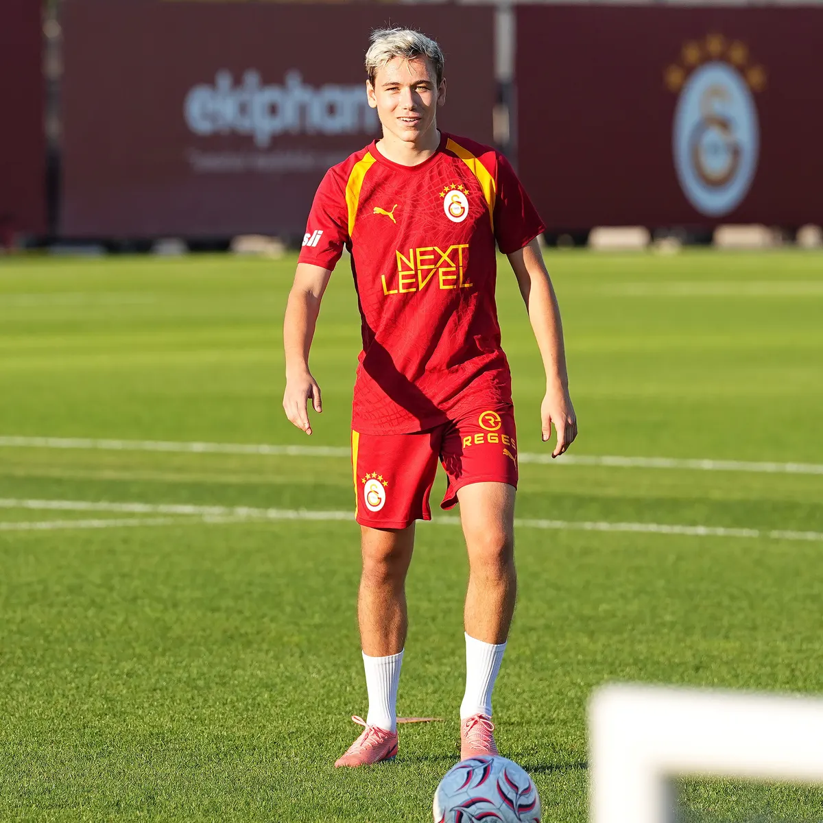 Batrakov, Galatasaray'da ilk antrenmanına çıktı