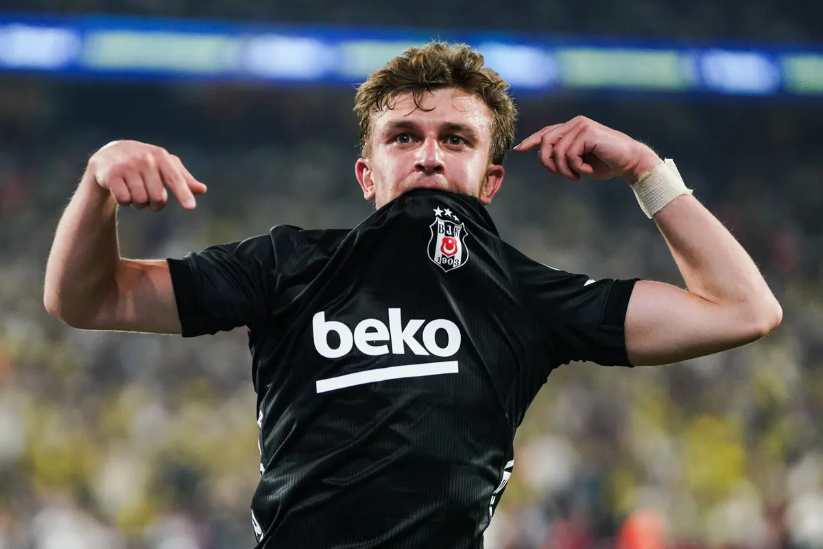 Beşiktaş'ta Rıdvan Yılmaz derbide sakatlandı