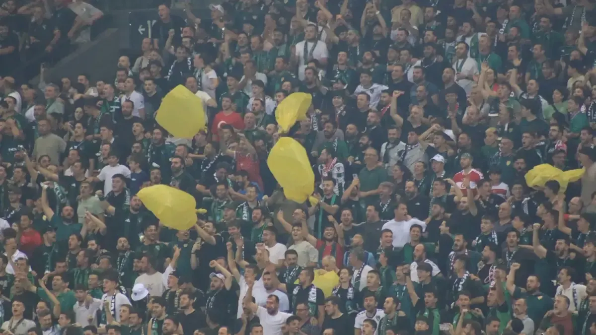 Kocaelispor-Amedspor maçında sarı poşete 5 gözaltı
