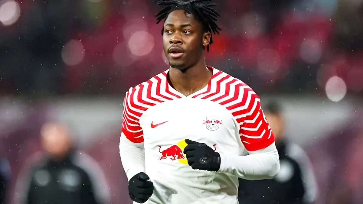 Galatasaray'ın gözü Leipzig'li stoper Bitshiabu'da