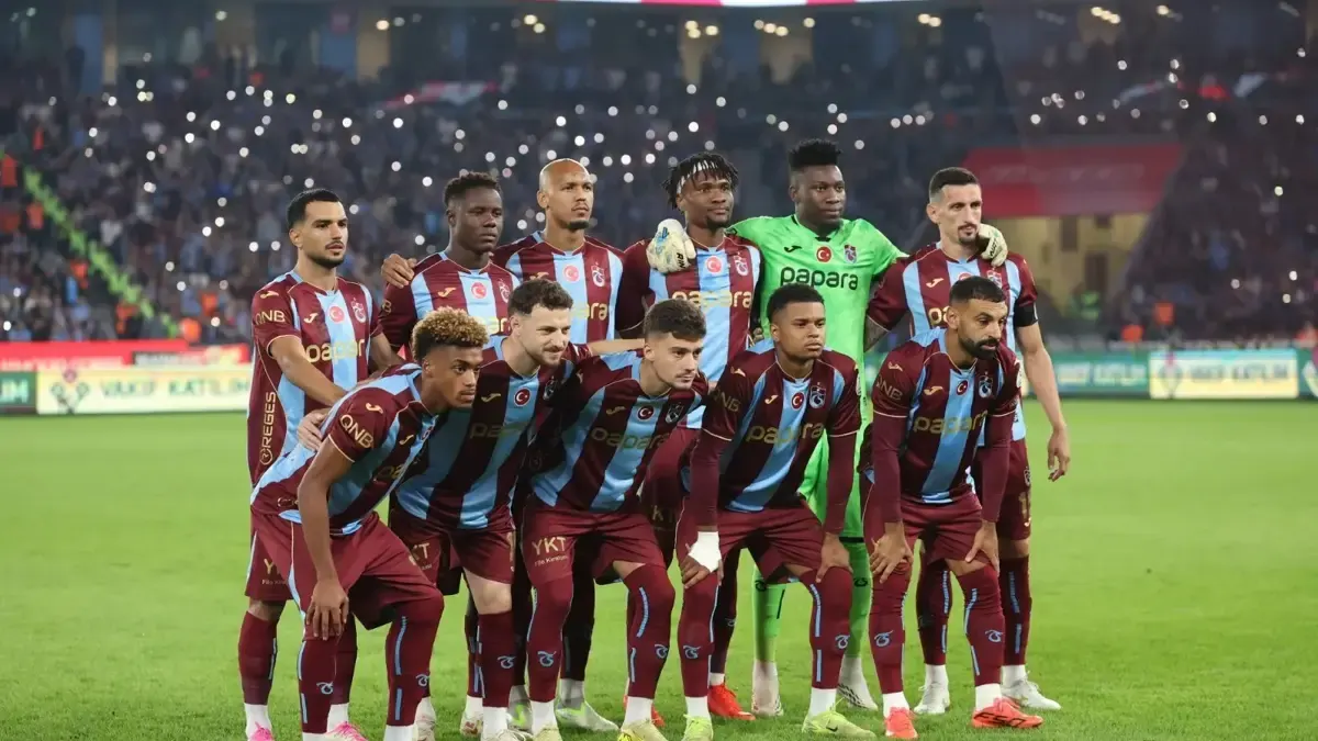 Trabzonspor'dan milli takıma giden 11 futbolcuya kutlama