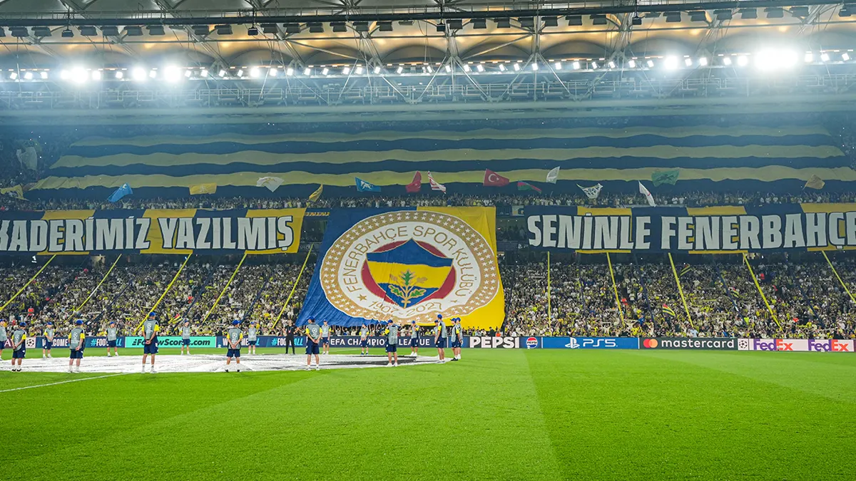 Kadıköy'de Lyon maçı öncesi dev koreografi