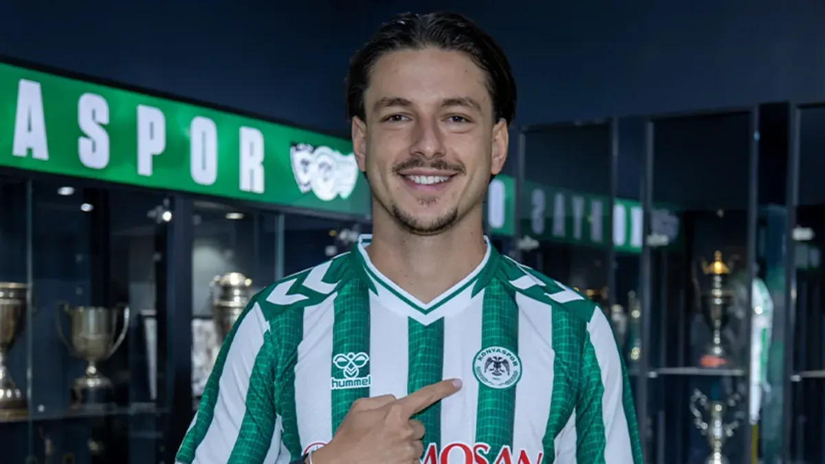 Konyaspor, forvet Enis Destan'la 3 yıllık imza attı