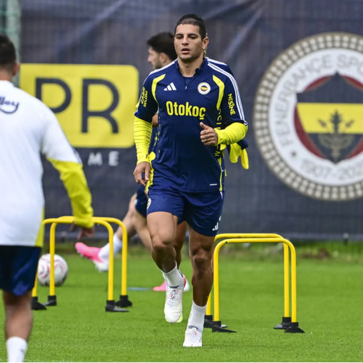 Fenerbahçe'de Diego Carlos'la yollar ayrılıyor