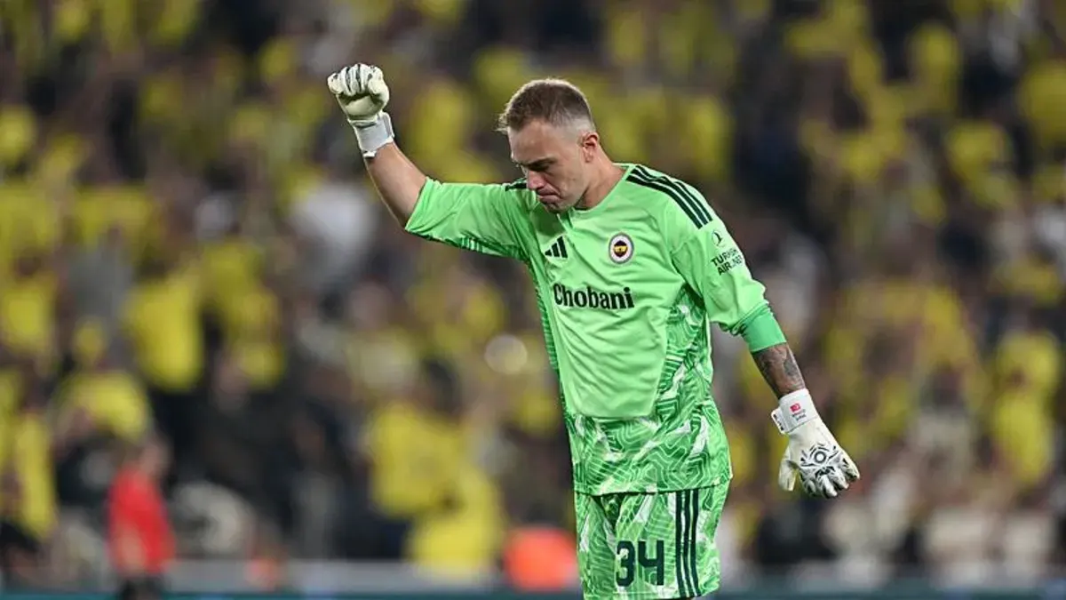Fenerbahçe'de Mert Günok'tan kritik kurtarışlar