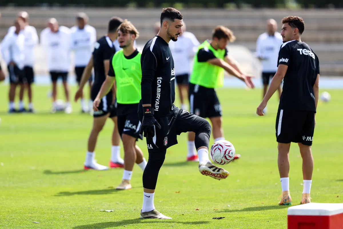 Beşiktaş, Emre Bilgin'i Eyüpspor'a gönderdi
