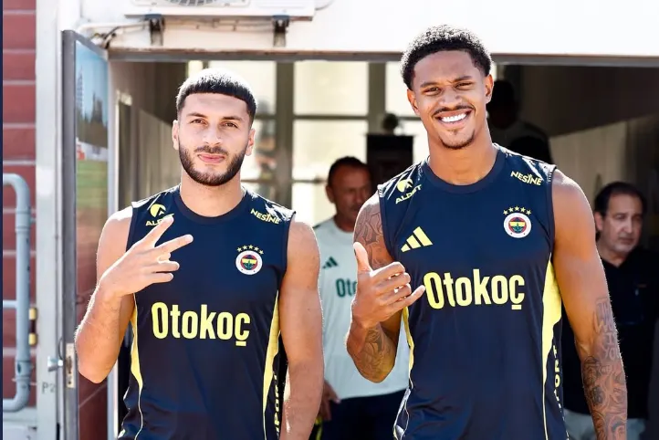 Fenerbahçeli ikilinin menajerinden Beşiktaş paylaşımı