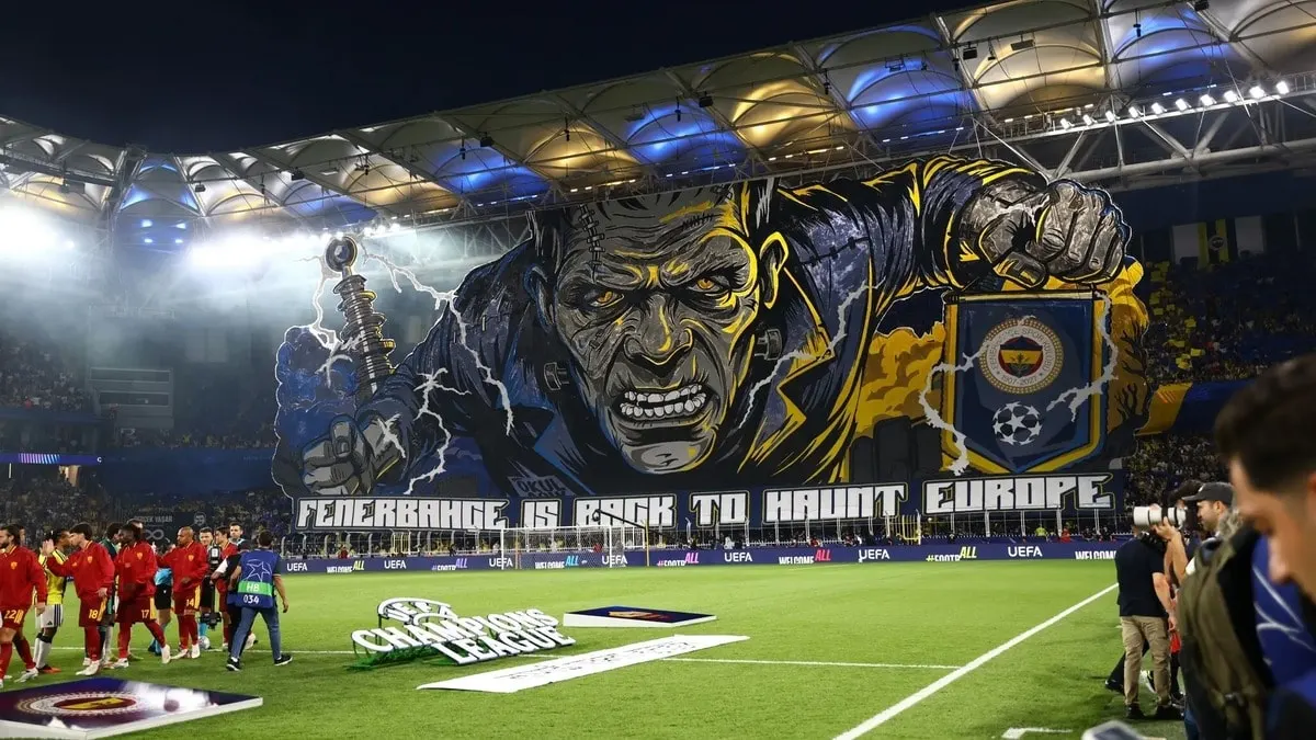 Fenerbahçe'den Roma maçı öncesi dev koreografi