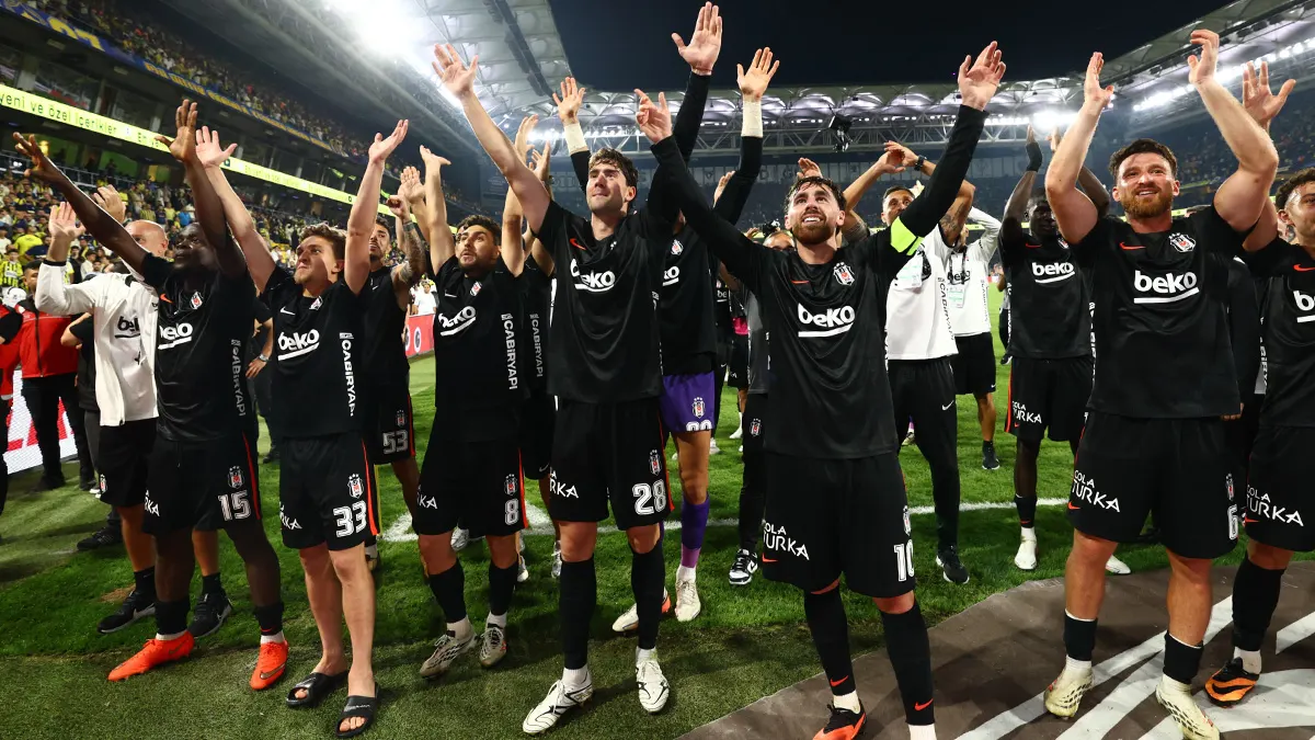 Beşiktaş, Kadıköy derbisinde Fenerbahçe'yi devirdi