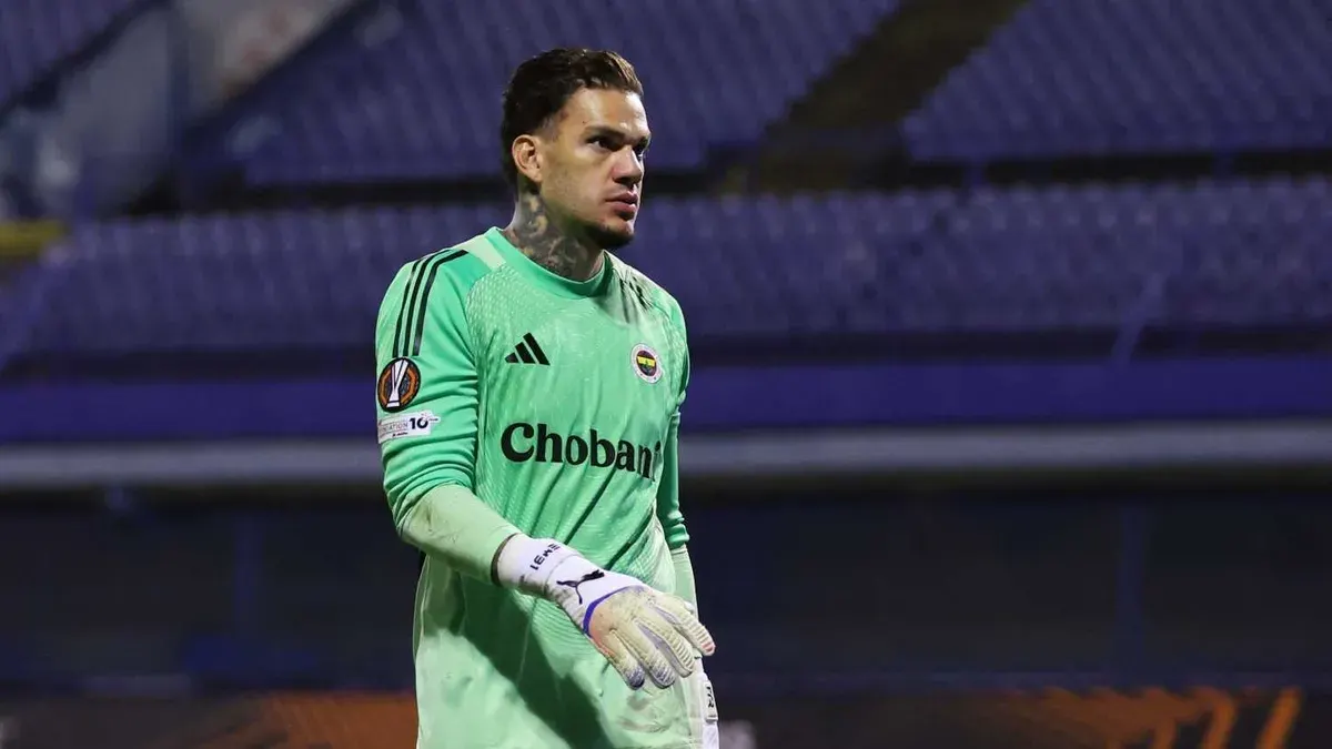 Fenerbahçe'de kalede Ederson sonrası Berke Özer planı