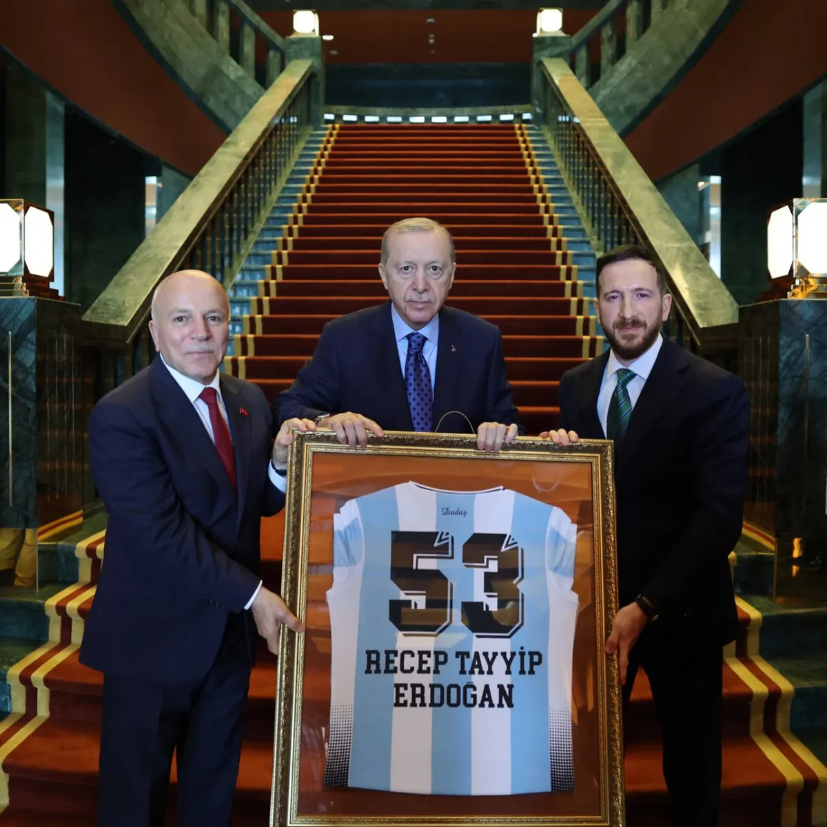 Erdoğan, şampiyon Erzurumspor'u kabul etti