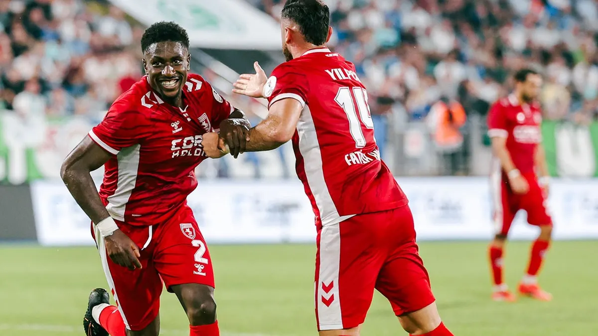 Samsunspor, Karadeniz derbisinde Rizespor'u 2-0 yendi
