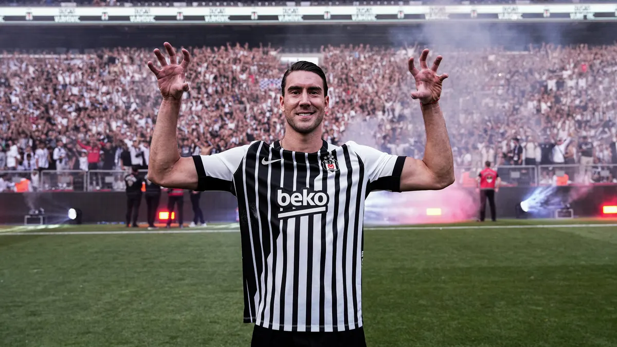 Vlahovic, Beşiktaş ile resmen imzaladı