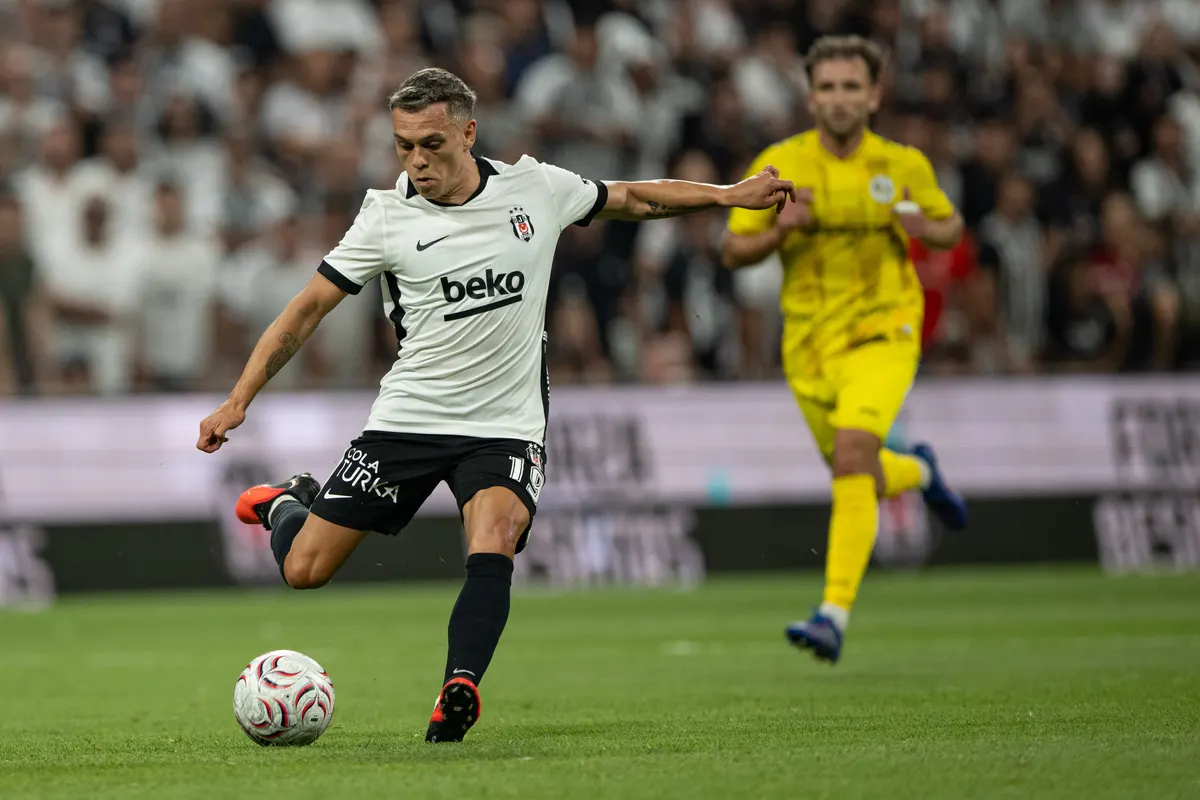 Trossard, Beşiktaş'ta ilk kez ilk 11'de sahada
