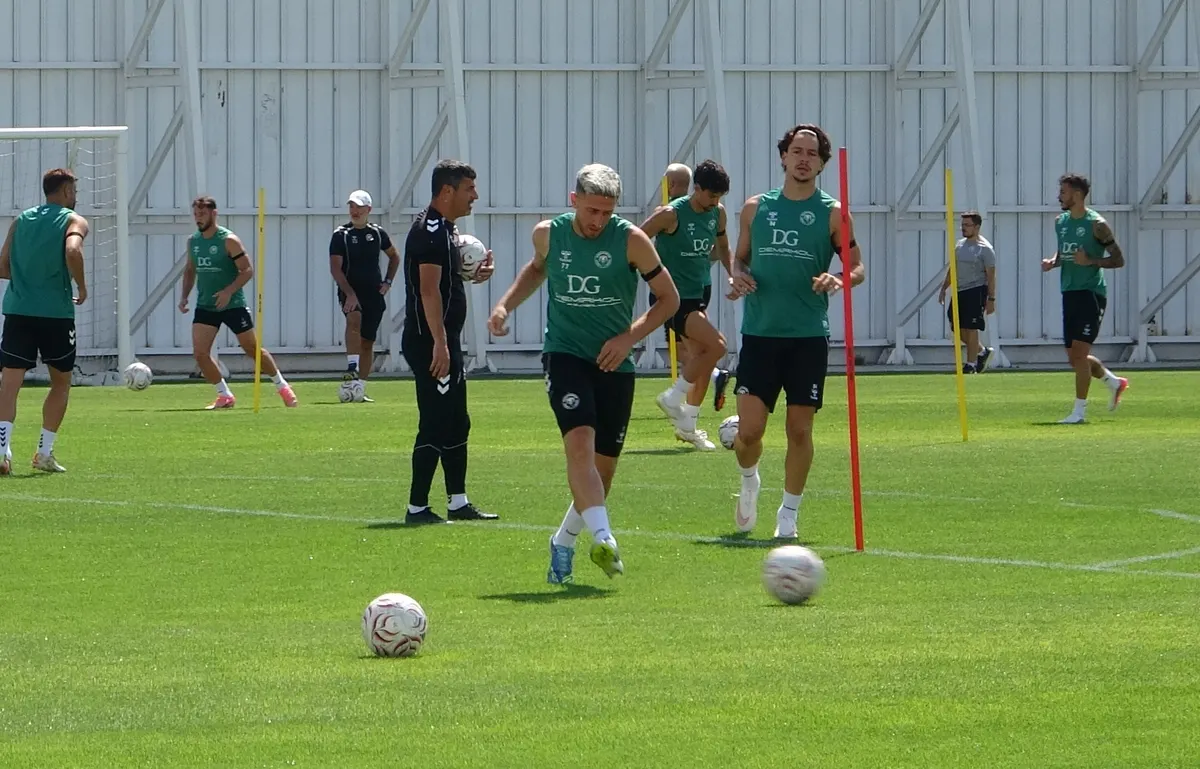 Konyaspor'da Fenerbahçe maçı hazırlıkları sürüyor