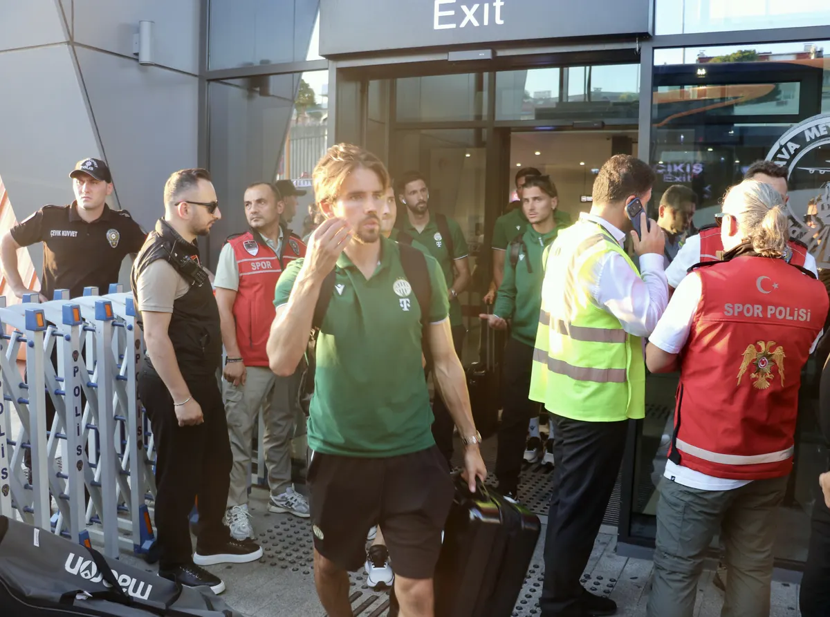 Ferencvaros kafilesi Trabzon'da, Trabzonspor'a hazır