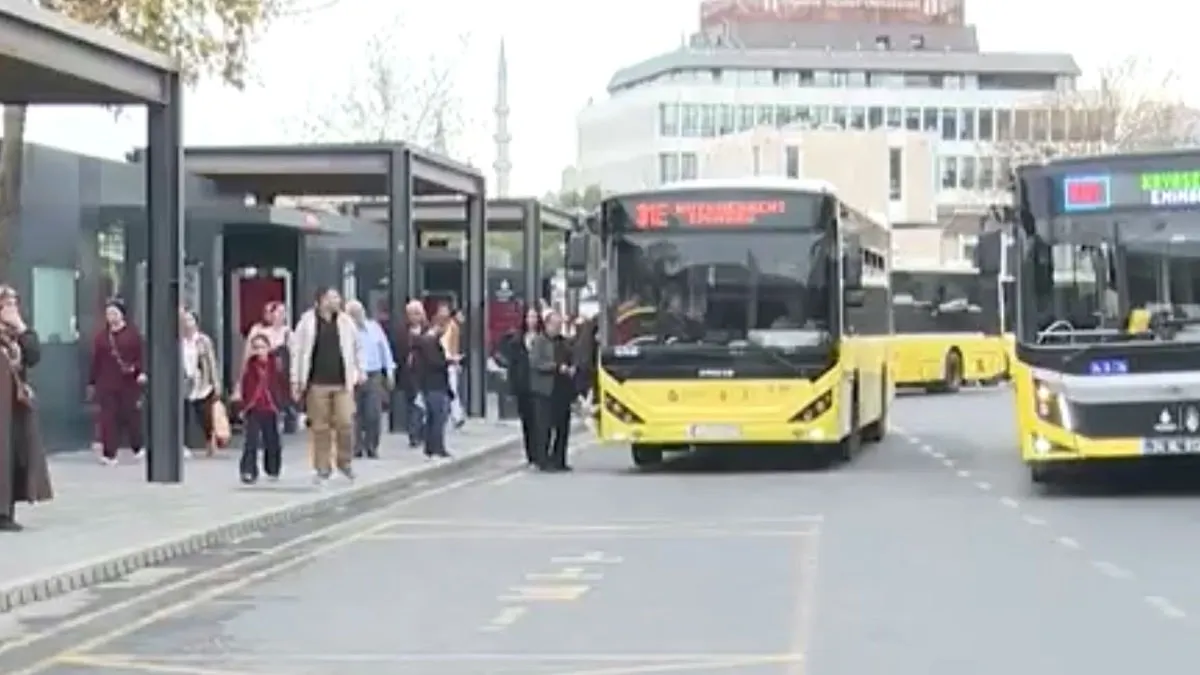Nübel: İstanbul'u İETT otobüsüyle geziyorum