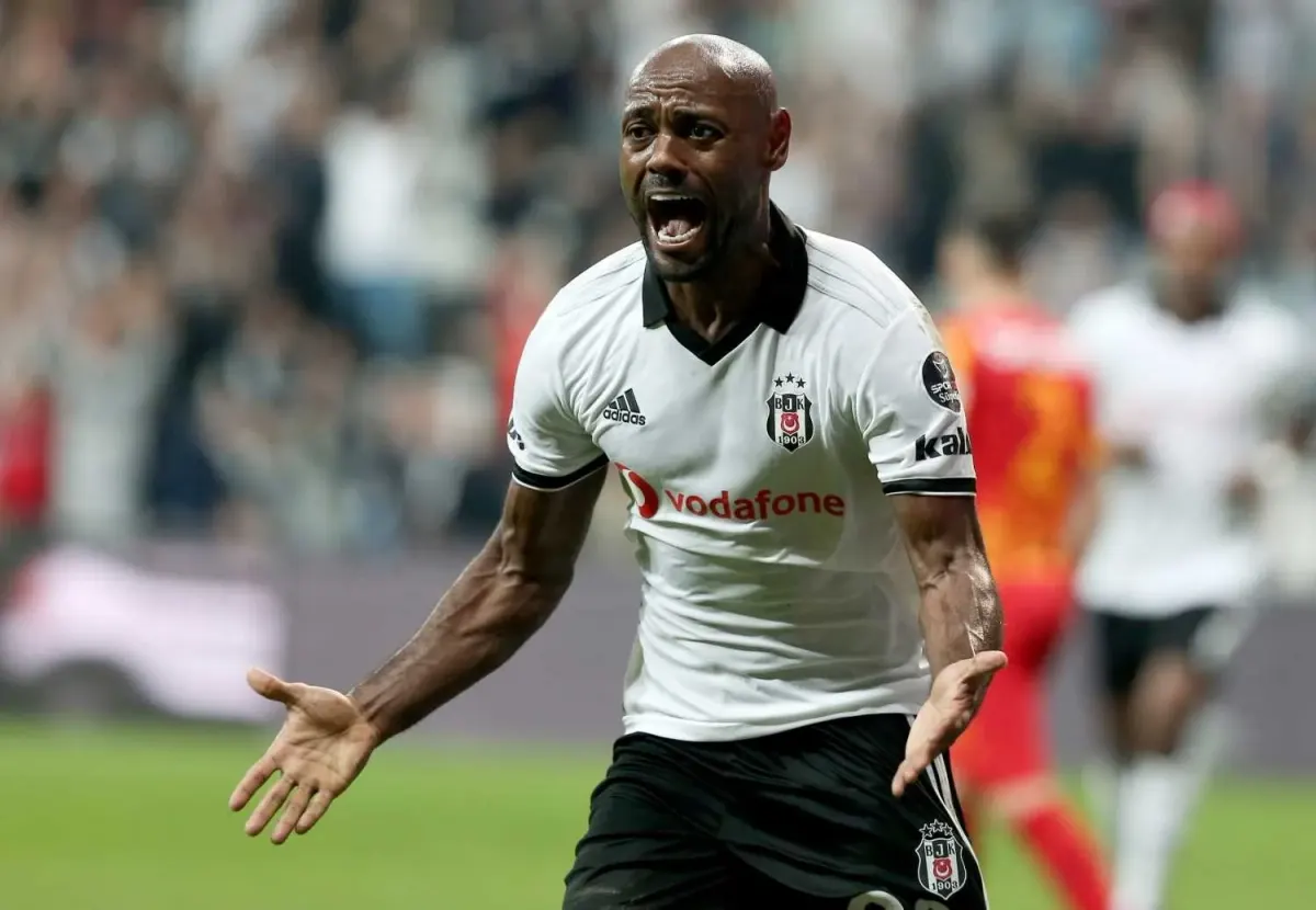 Vagner Love futbol hayatına son verdi