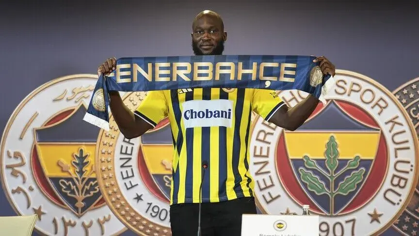 Fenerbahçe'de Lukaku için imza töreni yapıldı