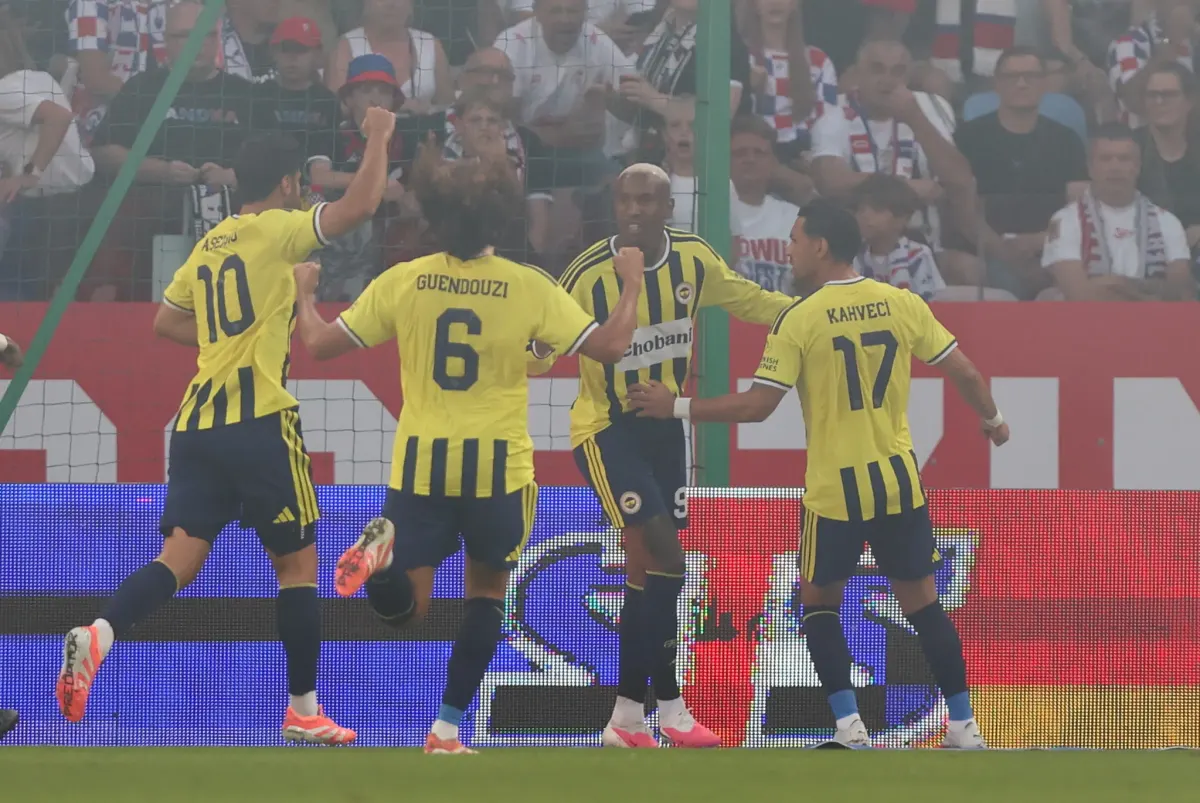 Fenerbahçe'nin UEFA listesinde Kante-Elmaz değişikliği