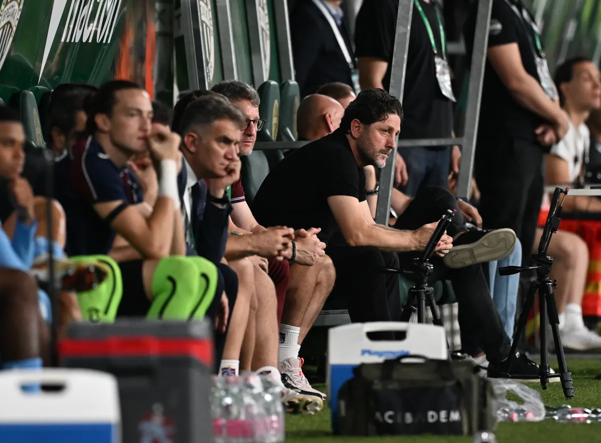 Tekke, Ferencvaros elemesinin ardından istifa etti