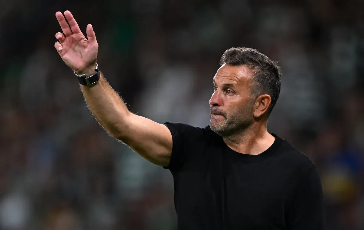 Galatasaray'da 3 isimle yollar ayrılacak