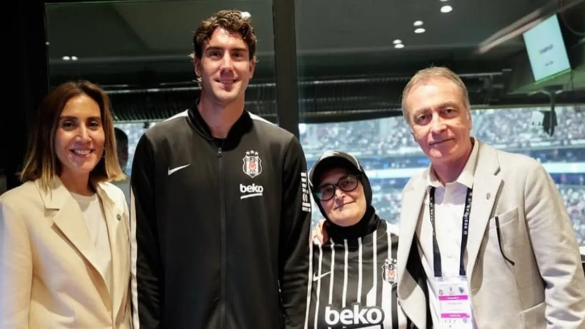 Vlahovic, sosyal medyada ünlenen taraftarla buluştu