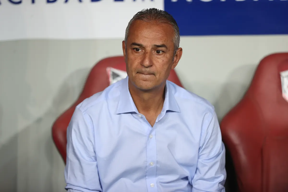 Fenerbahçe'de Kartal ilk 11'de 2 değişikliğe gitti