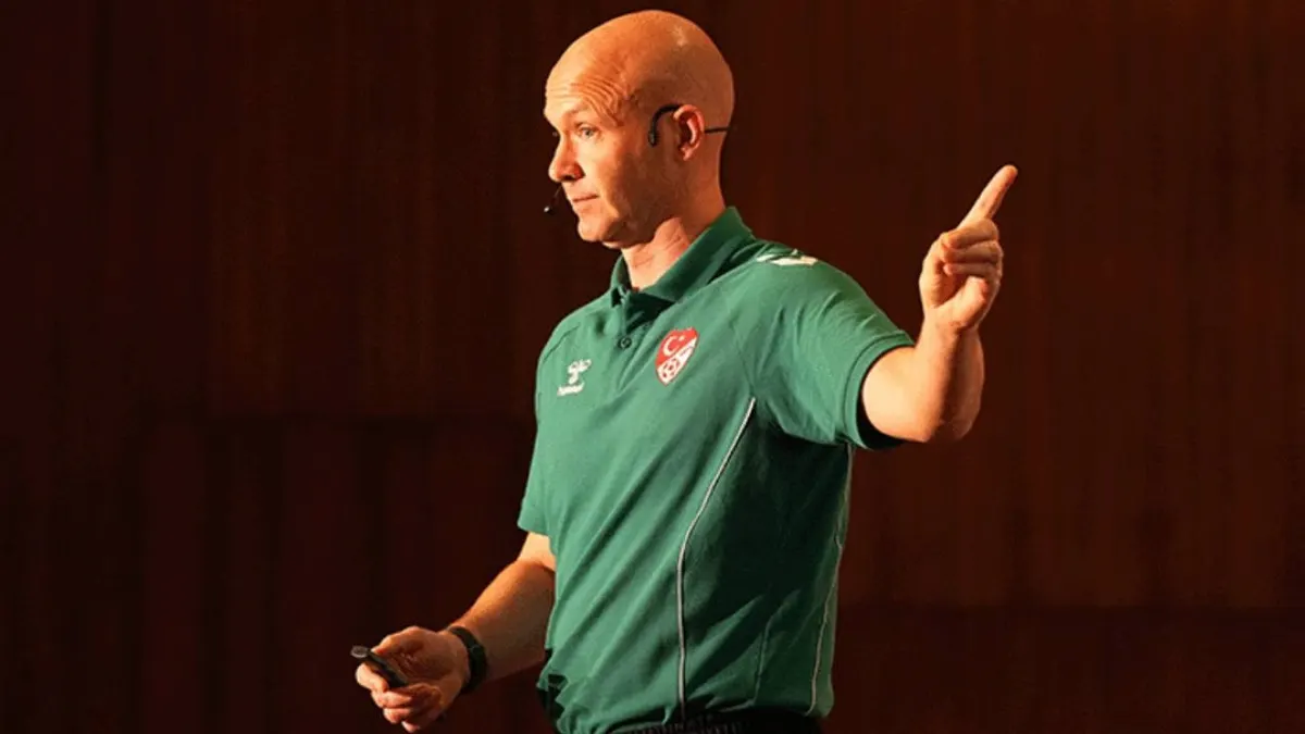 Anthony Taylor'ın ilk hakem atamaları açıklandı