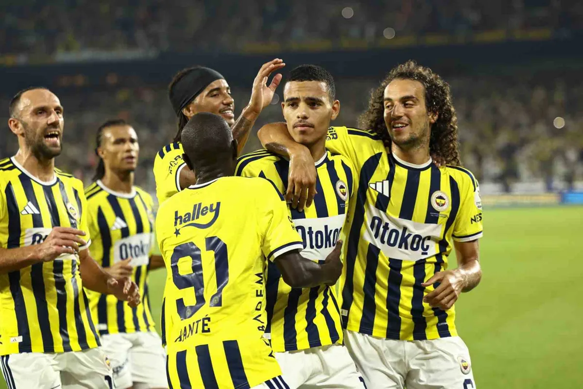 Fenerbahçe'de 4 transfer ilk derbisine çıkacak
