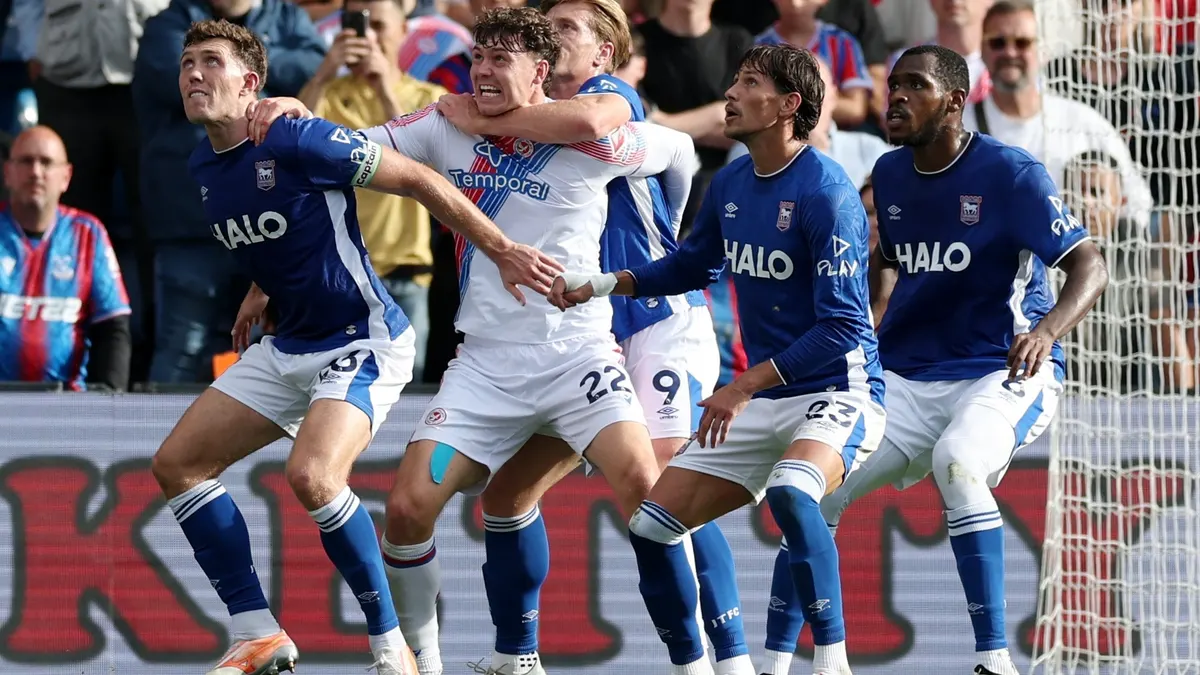 Beşiktaş'ın rakibi Crystal Palace'a Ipswich şoku