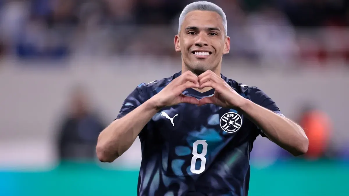 Fenerbahçe orta saha için 3 ismi listeye aldı