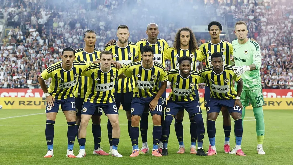 Fenerbahçe'de kaleci krizi: Mert Günok forma giyemeyecek