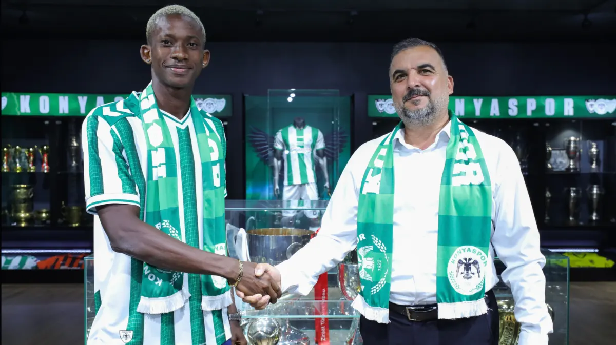 Konyaspor 4 futbolcuyla birden sözleşme imzaladı