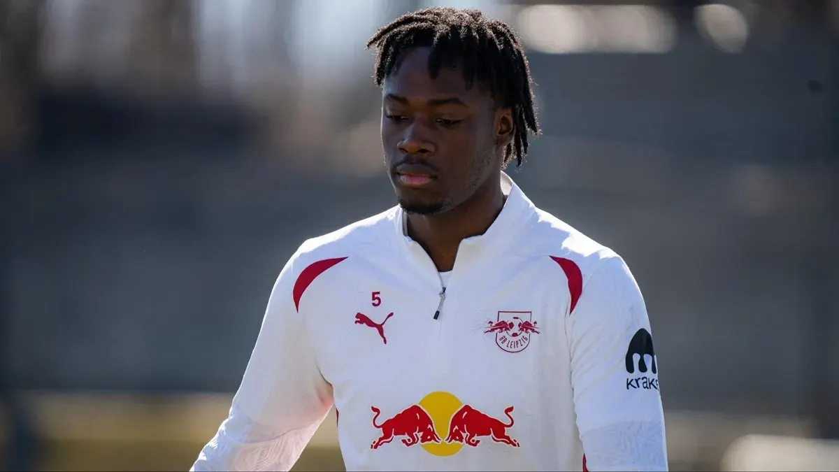 Galatasaray'dan stoper hamlesi: Bitshiabu gündemde