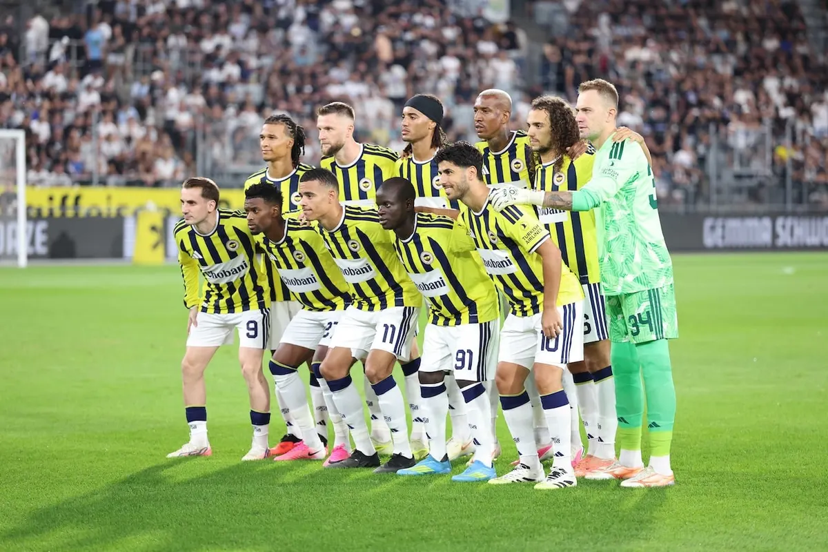 Fenerbahçe'nin Şampiyonlar Ligi play-off rakibi Lyon oldu