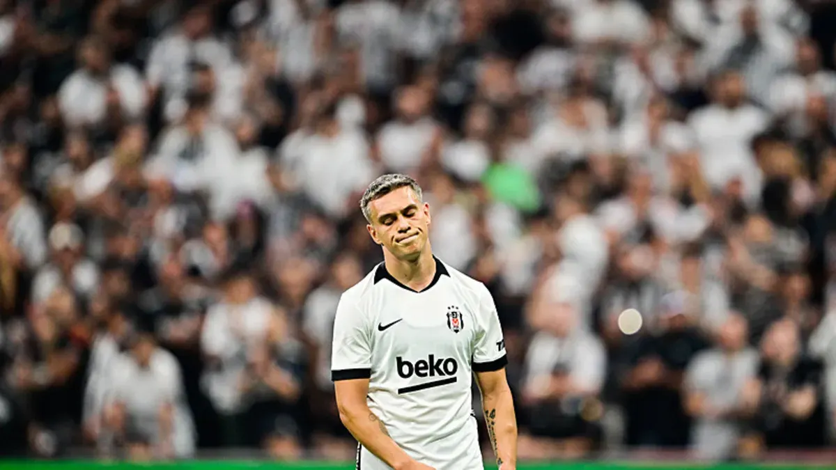Beşiktaş'ta Trossard sakatlanarak oyundan çıktı