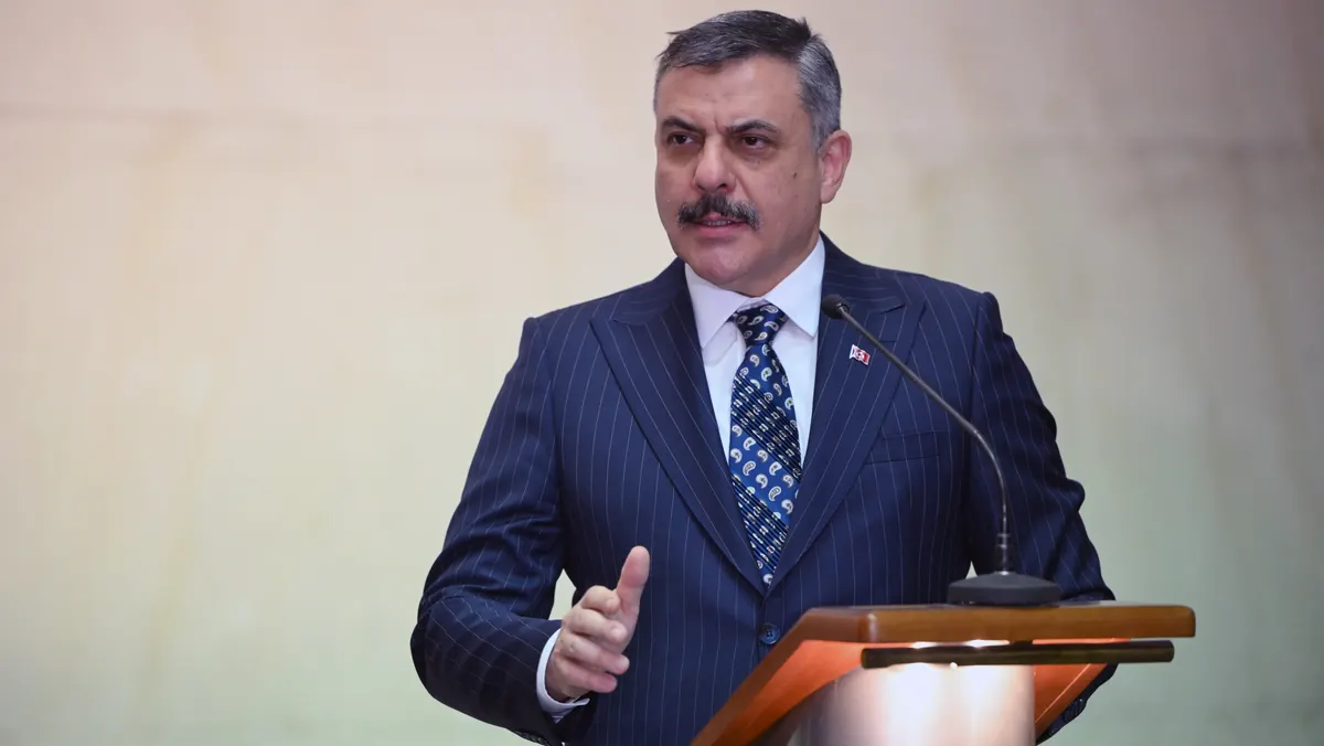 Bakan Çiftçi'den forma çıkartma olayına tepki