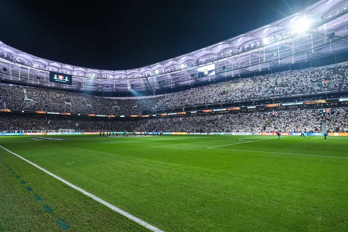 Beşiktaş'ta Güney Tribünü'ne yeni isim sponsoru