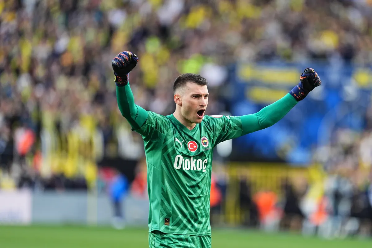 Barcelona'dan Fenerbahçeli kaleci Livakovic'e ilgi