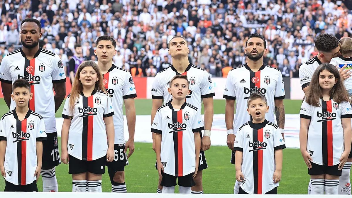 Eski Beşiktaşlı Larin İngiltere'de ayın futbolcusu seçildi